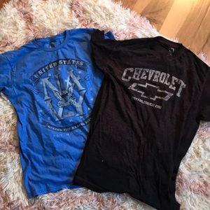 2 men’s super soft tees